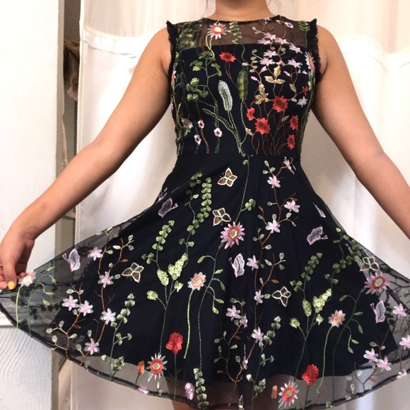 Dress - Picture 2 of 3